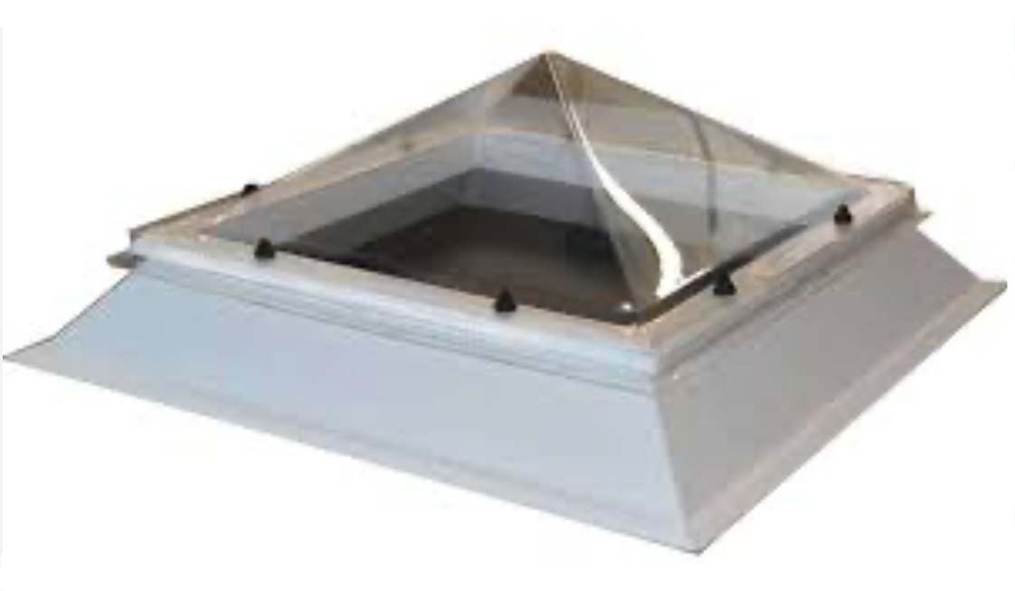 Lichtkuppel mit Aufsatzkranz - pyramidenförmig